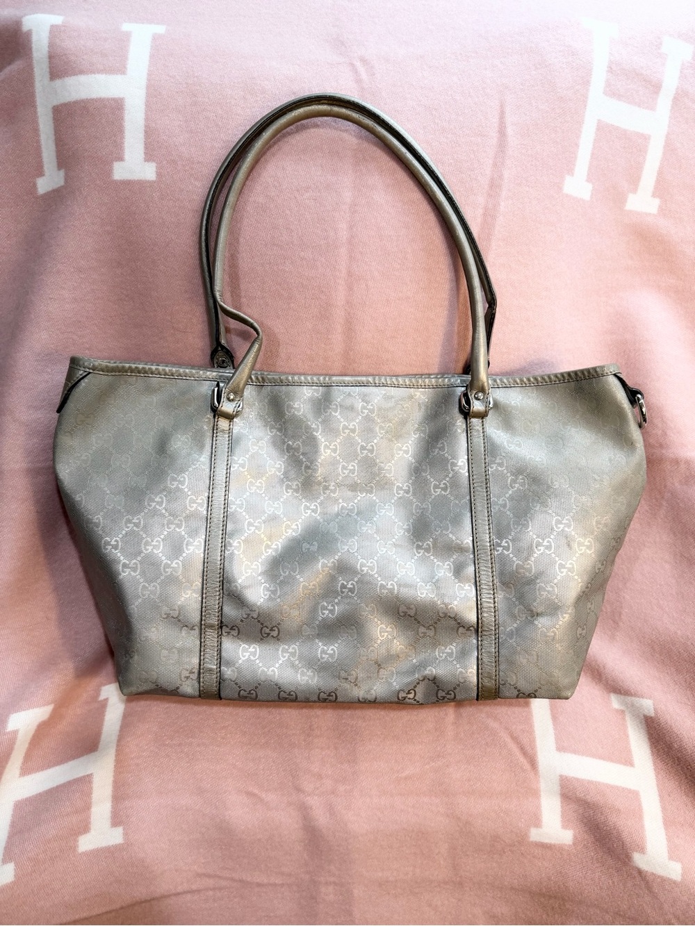 SUNDAY ONLY PRICE!! GUCCI ⭐️ Metallic Gray Tote Bag! - Picture 16 of 16